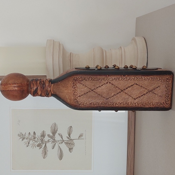 Italian Leather Wrapped Bottle Vintage - Picture 2 of 3